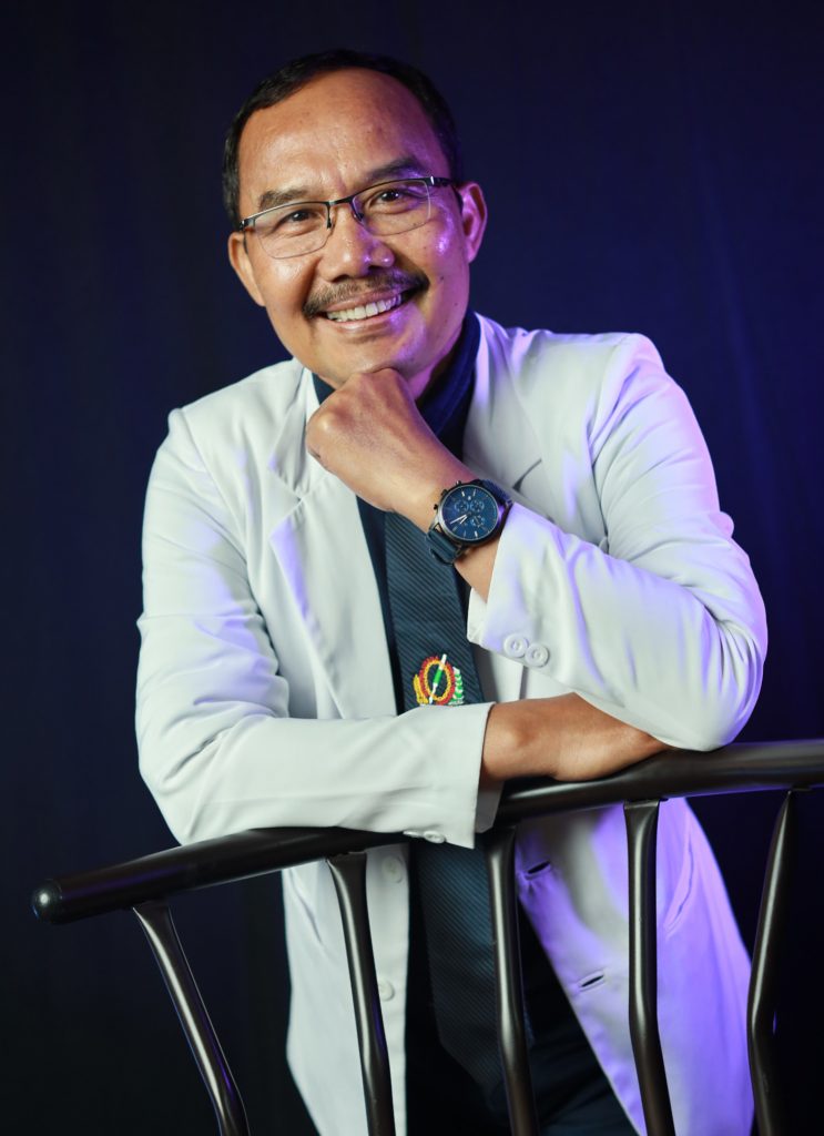 dr. SUWARDI, Sp.B, Sp.BA