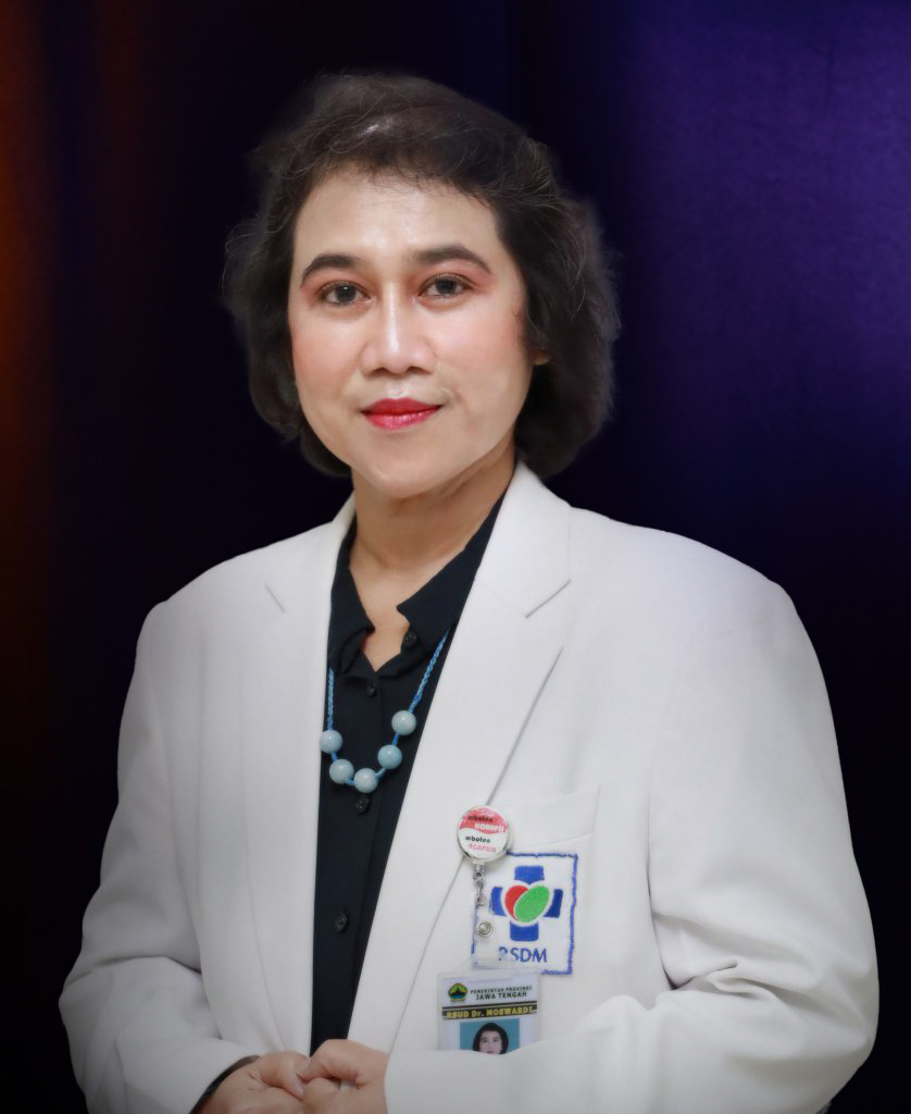dr. RETNO WIDIATI, Sp.M