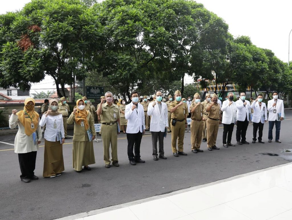 Penyerahan SK Direktur Terkait Penunjukan Ka Kelompok Staf Medis (KSM), Ka Instalasi, Ka Sub Instalasi, Ka Gudang, serta Penanggung Jawab Sub Gudang