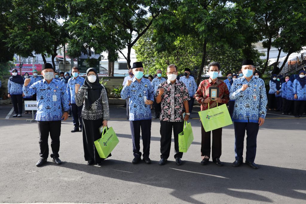 Pelepasan Pegawai RSUD Dr. Moewardi yang Memasuki Purna Tugas