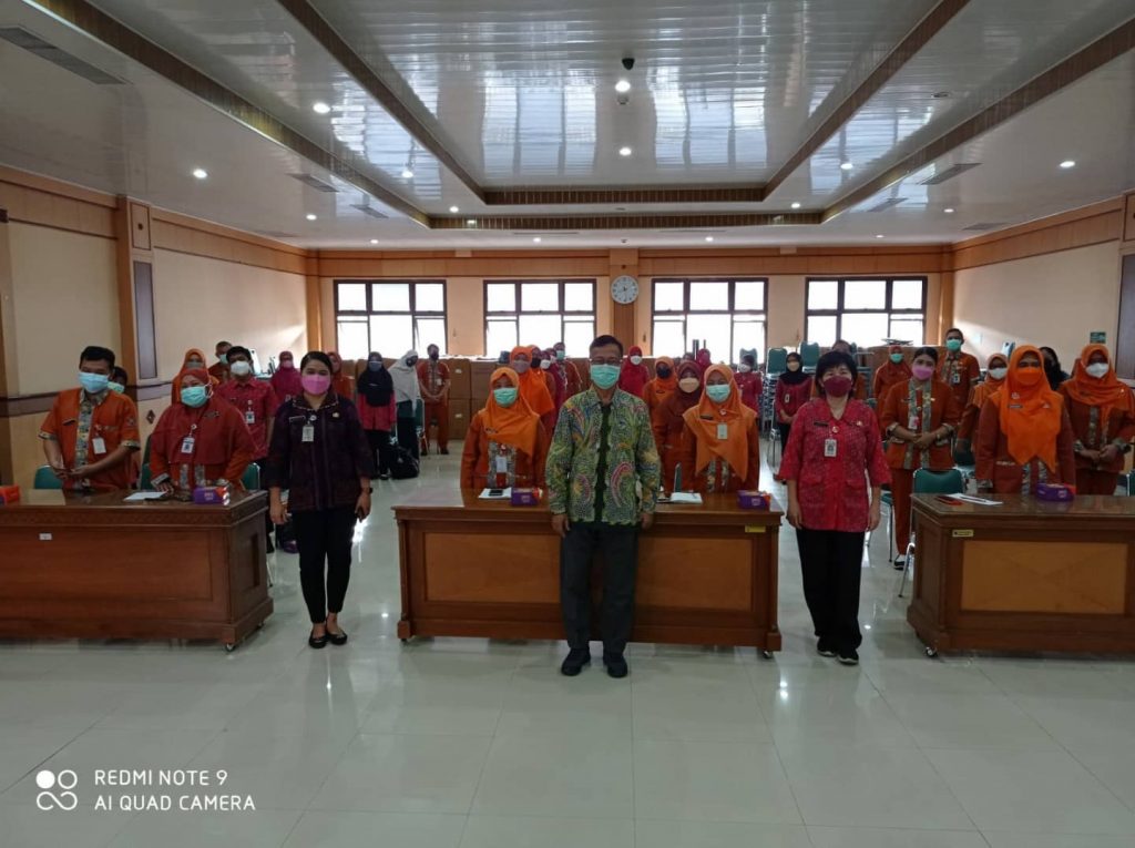 Pelatihan Teknik Aseptik untuk Bagian Farmasi dan Perawat