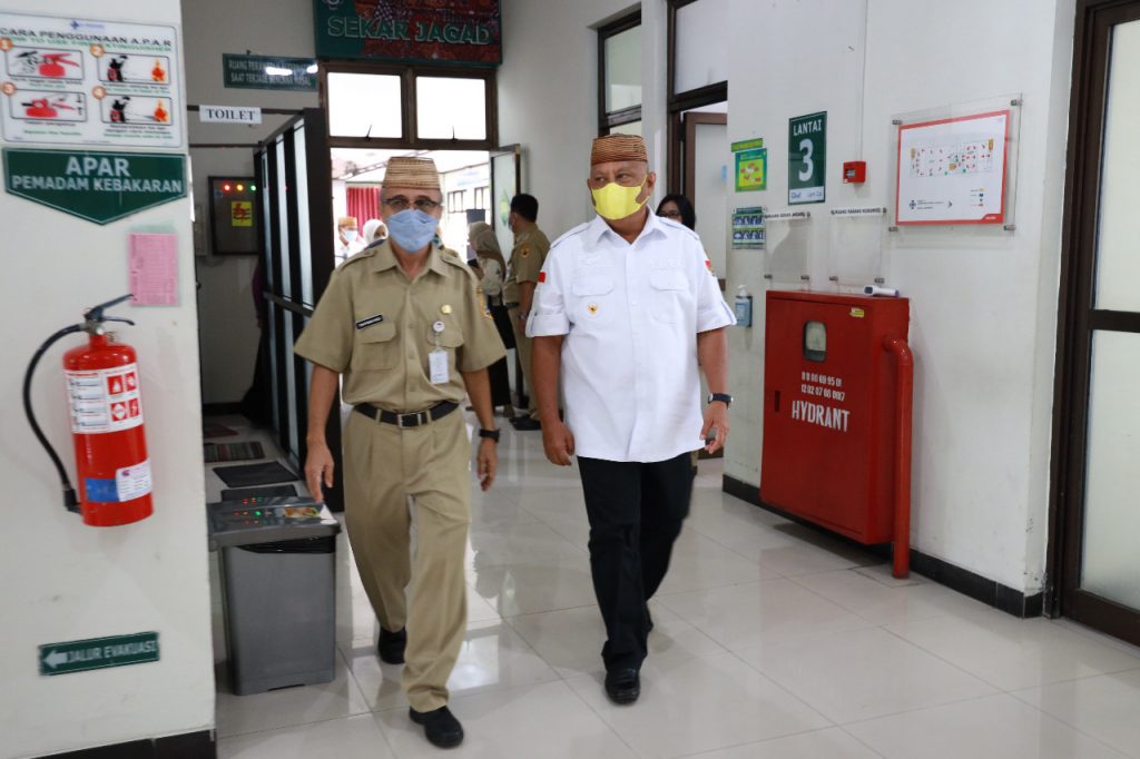 Kunjungan Studi Banding Gubernur Provinsi Gorontalo ke RSUD Dr. Moewardi