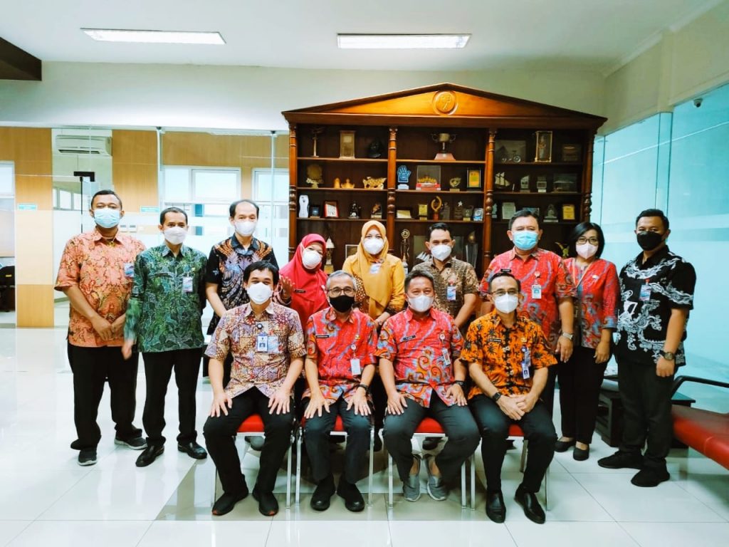 Studi Banding RSUD Dr. Saiful Anwar Malang di RSUD Dr. Moewardi