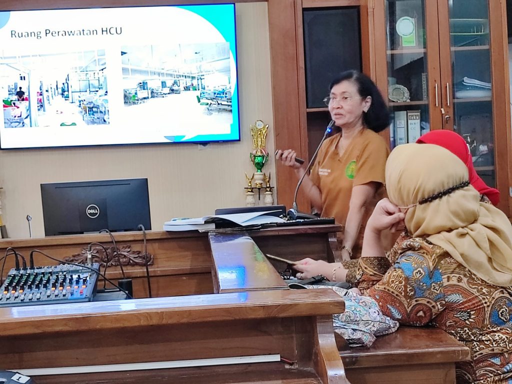 Studi Banding RS Paru Dr. M. Goenawan Partowidigdo di RSUD Dr. Moewardi