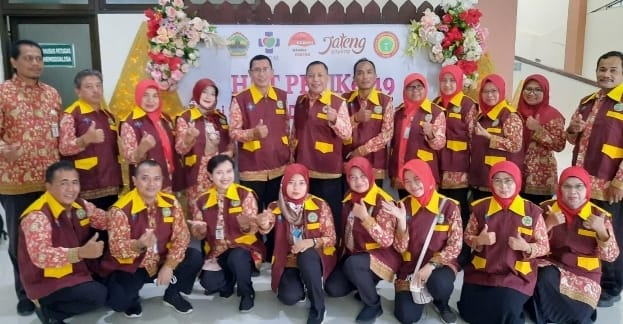 Edukasi Kesehatan Untuk Pengunjung Dalam Rangka Hari Perawat Nasional & HUT PPNI ke-49 di RSUD Dr. Moewardi