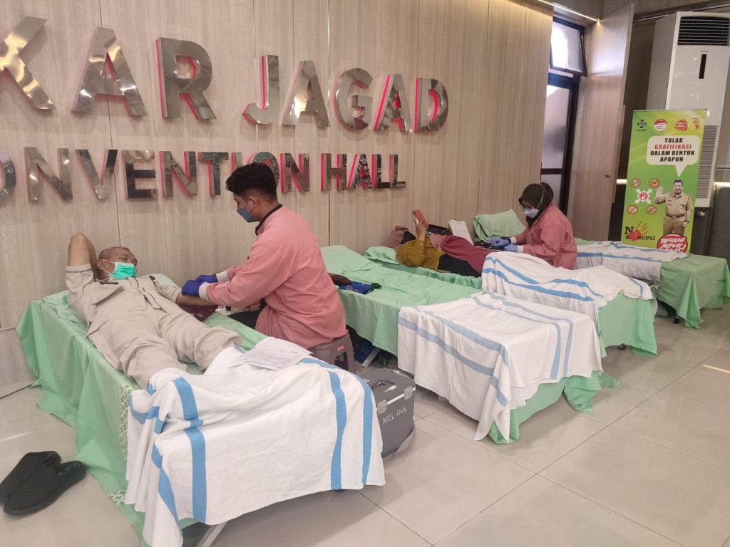 Kegiatan Donor Darah Bersama Dharma Wanita Persatuan RSUD Dr. Moewardi