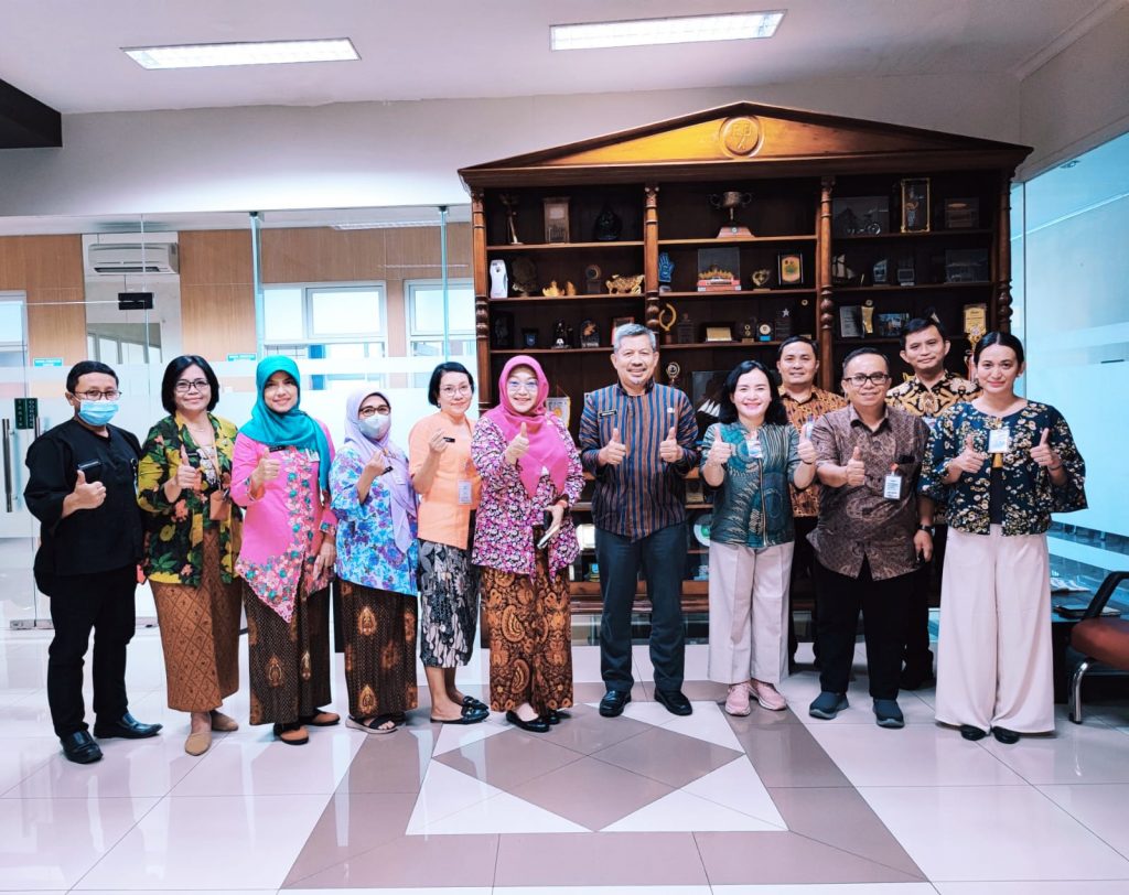 Kunjungan Studi Banding RSUD M. Thomsen Nias