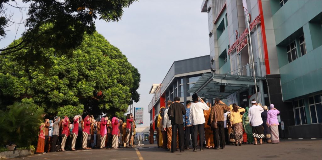 Upacara Hari Lahir Pancasila, Direksi & Civitas Hospitalia RSUD Dr. Moewardi Gunakan Pakaian Adat