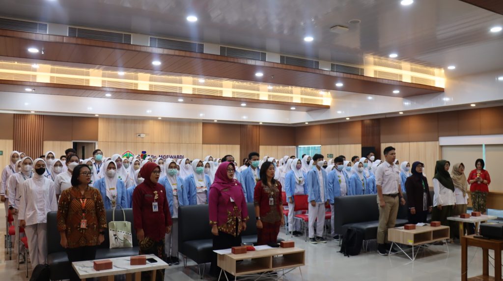 Pra Pendidikan Mahasiswa Keperawatan di RSUD Dr. Moewardi