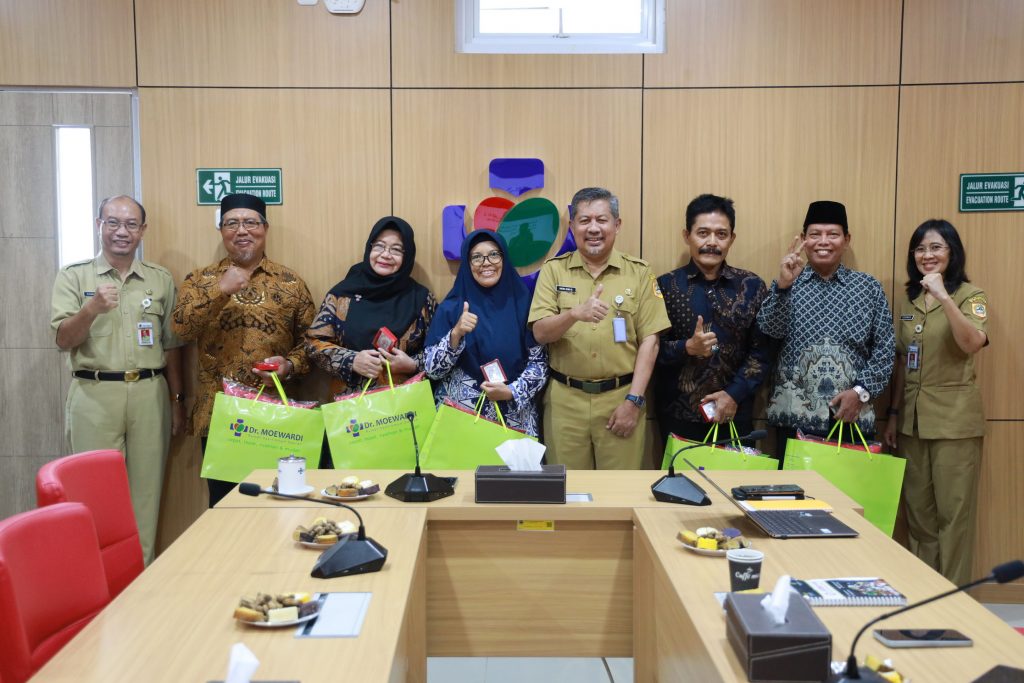 Pelepasan Secara Resmi PNS RSUD Dr. Moewardi Purna Tugas TMT 1 Oktober – 1 Desember 2024