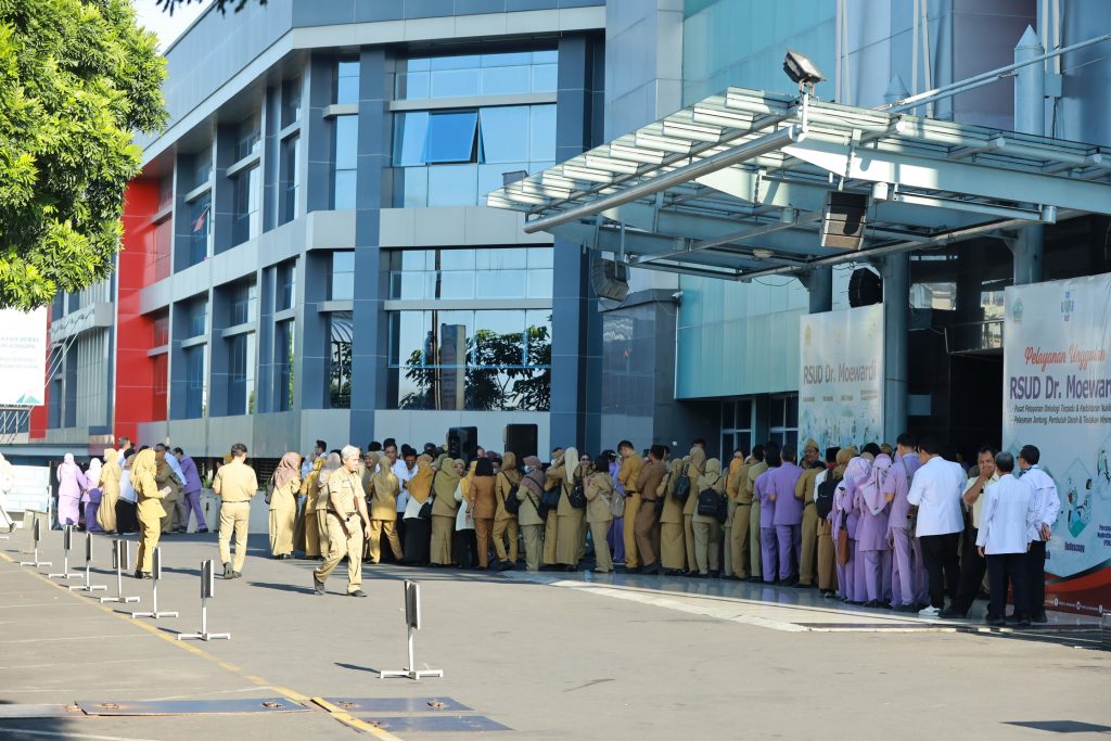 Apel Pagi Luar Biasa dan Halal Bihalal Civitas Hospitalia RSUD Dr. Moewardi